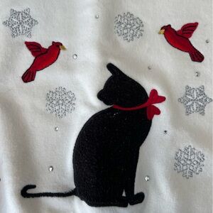 Women’s sweatshirt size medium, cozy and warm.